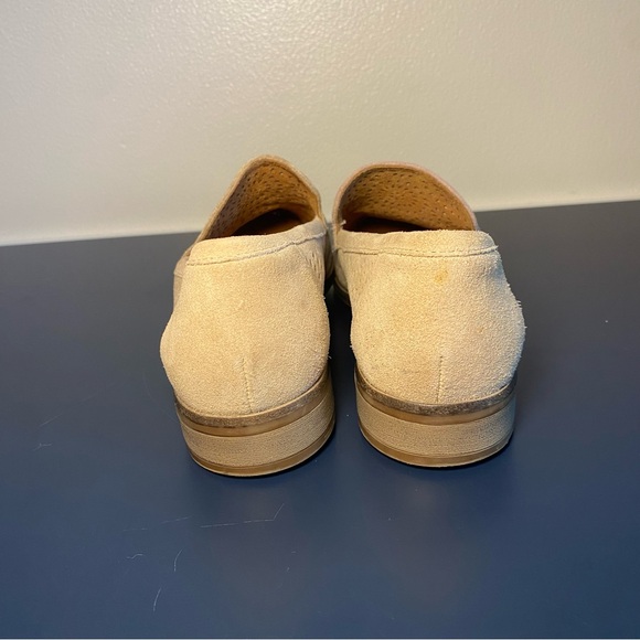 Clarks Women's Trish Calla Loafers US 7 M Sand Beige Closed Toe Small Heel - Picture 6 of 11